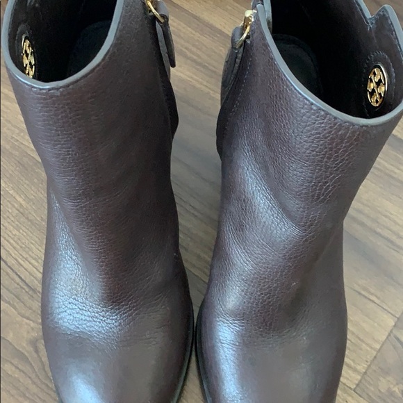 ⛔️SOLD⛔️Tory Burch Leather Ankle Boots - Picture 5 of 6